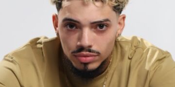 Abner Himely – Hoy vere tu Gloria (Top Agosto)