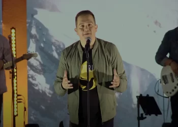 Ericson Alexander Molano, concluye el año con un lanzamiento esperanzador, «Tu Bandera»