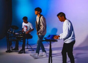 Strings And Heart estrena sencillo “Rosa de amor“, una balada de adoración