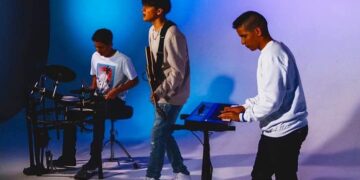 Strings And Heart estrena sencillo “Rosa de amor“, una balada de adoración