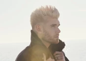 Build A Boat, número 1 de Colton Dixon