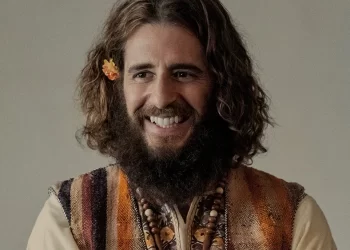 El Estreno De «Jesus Revolution» Superó Todas Las Expectativas Y Llega A Latinoamérica