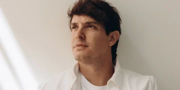 Kike Pavón presentando su nuevo álbum de música cristiana Reverdece